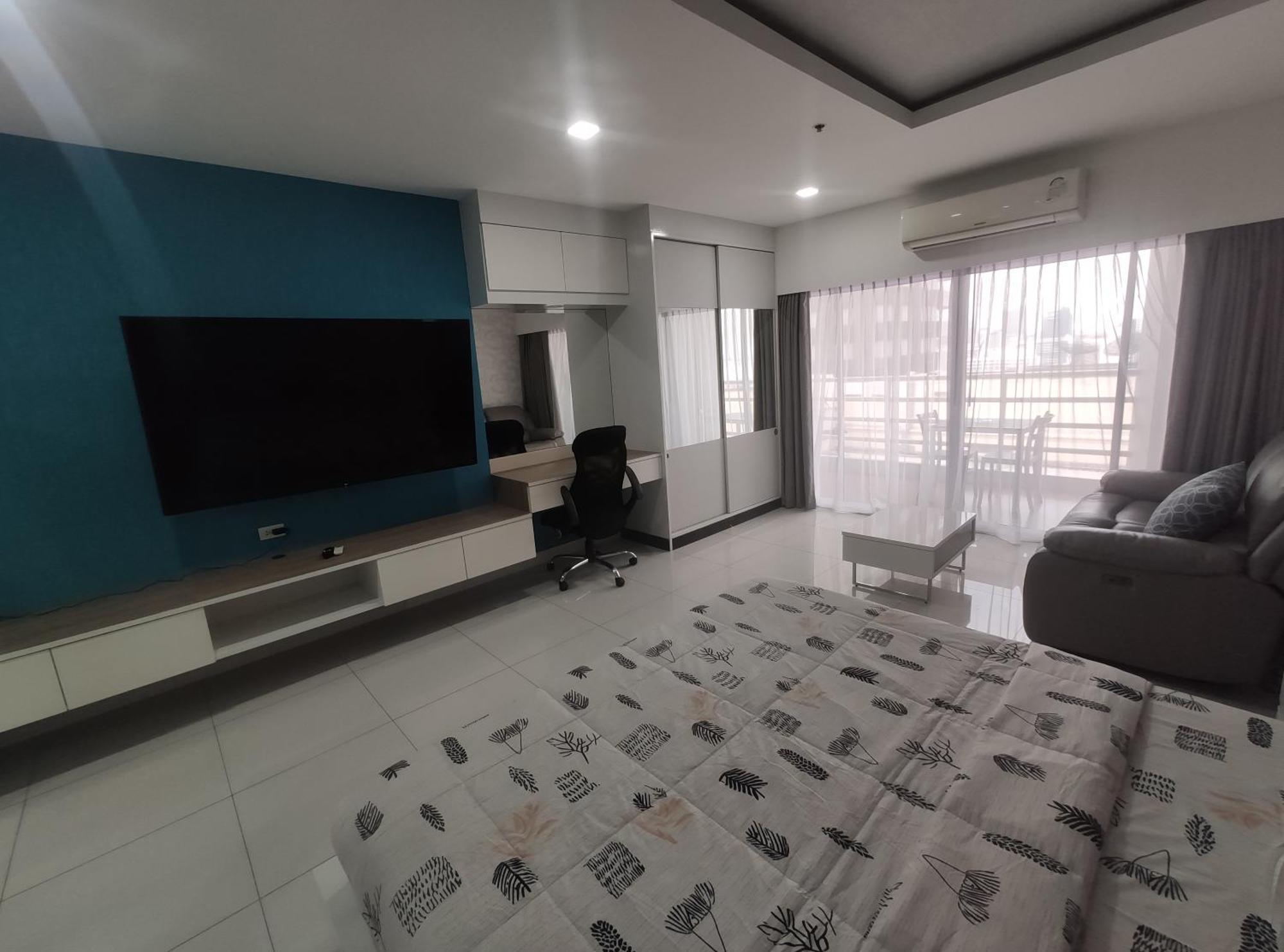 View Talay 6 Pattaya Beach By Anatolia Condo Suite Exterior foto