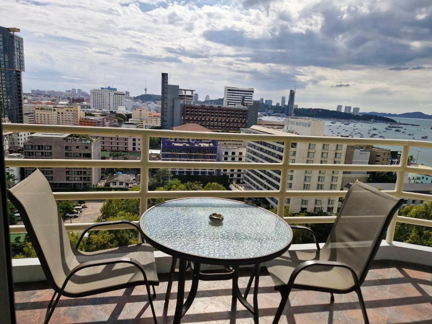 View Talay 6 Pattaya Beach By Anatolia Condo Suite Exterior foto